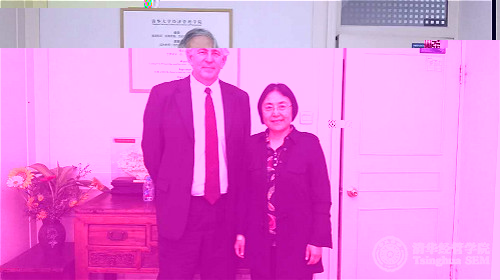 1492653034471035057.jpg 錢小軍教授和加拿大維多利亞商學院院長合影 logo.jpg