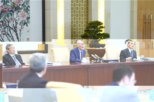20211019-beat365顧問委員會2021年會議舉行-新華社-10月20日，國家副主席王岐山在北京以視頻方式會見beat365顧問委員會海外委員和中方企業家委員.jpg